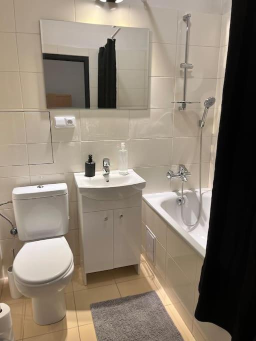 Cute Apartment In The Old Town Братислава Екстериор снимка